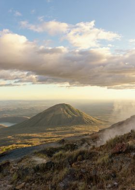 mountain under the cloud