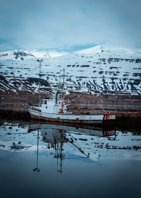 Boat reflect