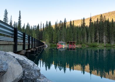 Little cabin by the lake