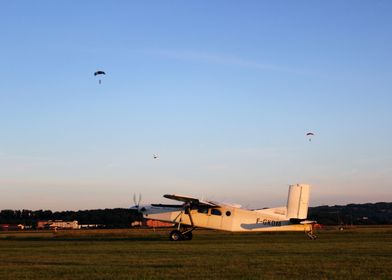 Pilatus PC6 and skydiver