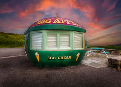 Big Apple Kiosk in Mumbles