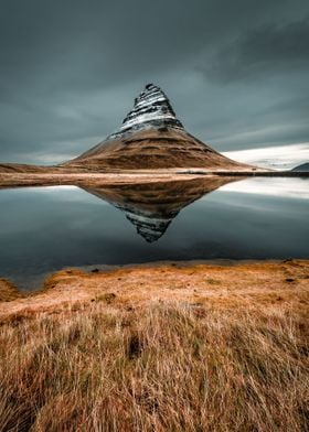 Peak and Reflect Iceland