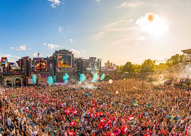 Tomorrowland Mainstage 19