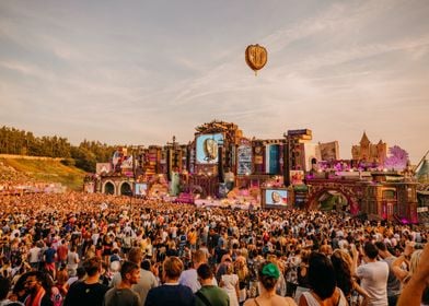 Tomorrowland Mainstage 19