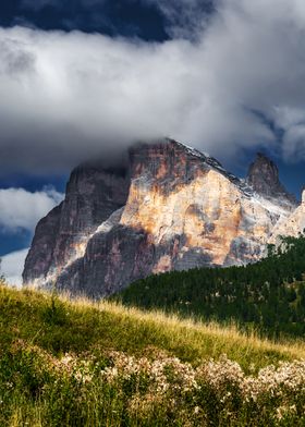 fall in dolomite mountains