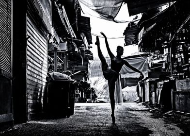 Ballerina on the street 