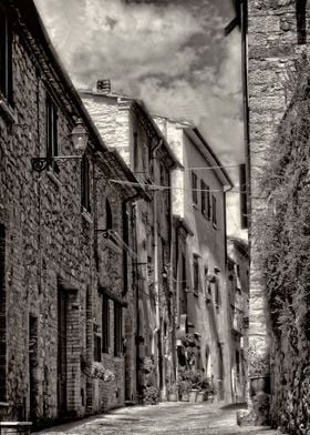 In the alleys of Italy