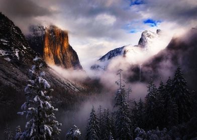 Cloudy mountains