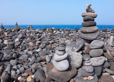 Field of cairns