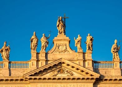 Statues on the facade of S