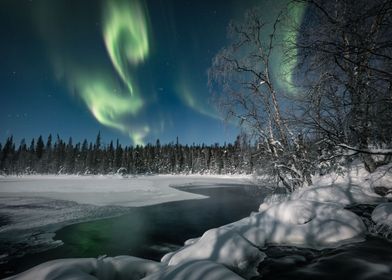 Aurora in Moonlight