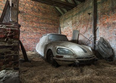 Abandoned Citroen DS21 Car