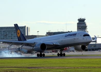 Lufthansa A350 Landing