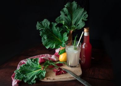 Rhubarb syrup with lemon