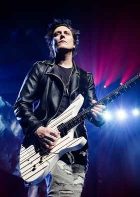 Synyster Gates Guitarist