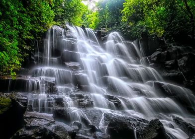 Kanto Lampo Waterfall
