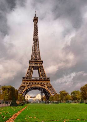 Eiffel Tower takes a nap