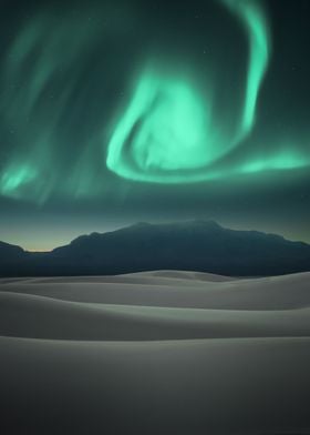 Aurora Over the Mountains