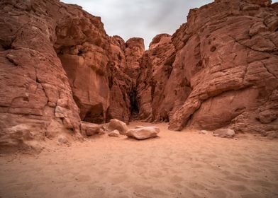 red desert rocks in Timna