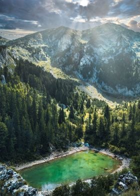 lake see mountain