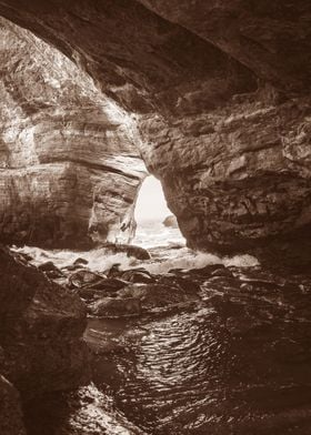 Oregon Coast Sepia Cave