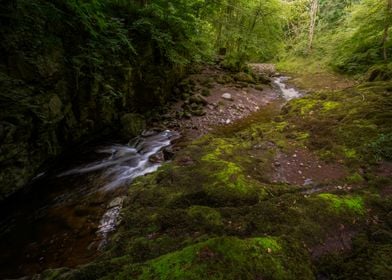 The Afon Pyrddin valley