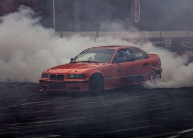 Drifting BMW e36