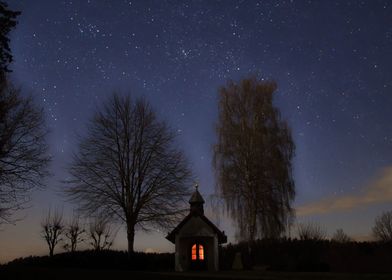 Kapelle bei Nacht