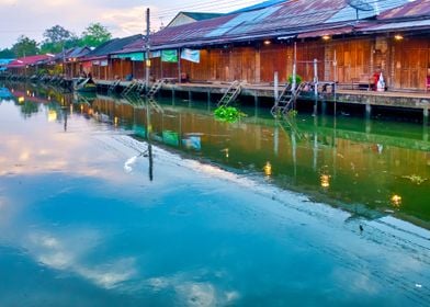 Amphawa floating market