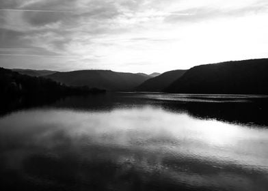 Monochromatic mountain lak