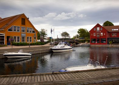 Fishing market and boats