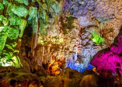 Stalactites inside Halong 