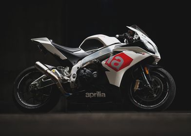 Aprilia RSV4