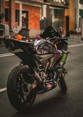 Yamaha R15