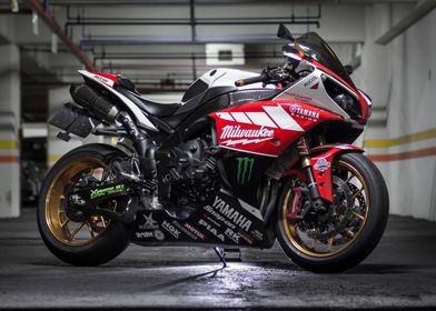 Yamaha YZFR1