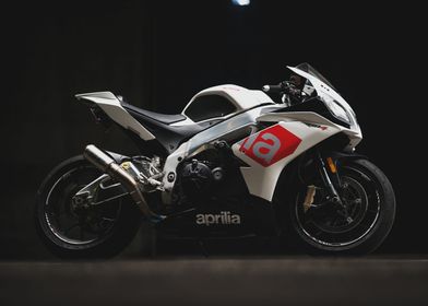 Aprilia Rs v4