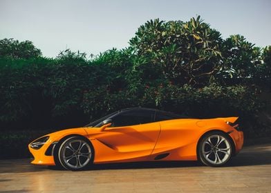 McLaren 270