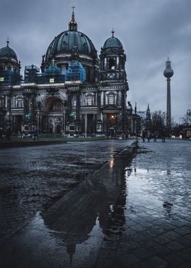 Berlin Moody Grey