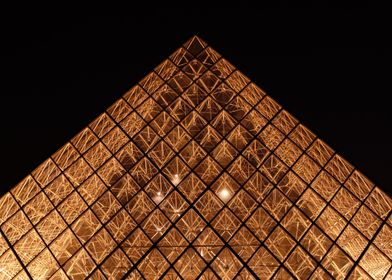 LE LOUVRE PARIS