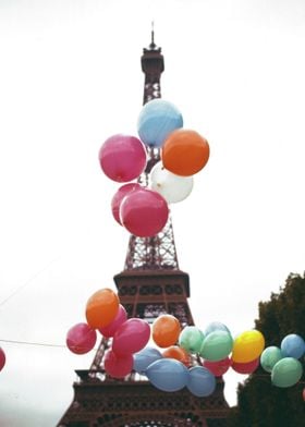 Eiffel Tower + balloons 1