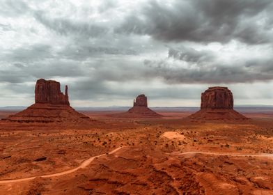 Monument Valley 3 buttes