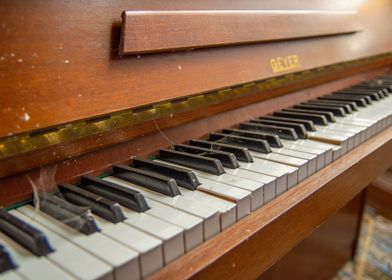 Wood piano