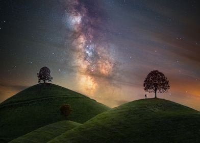 3 Hills under the Nightsky