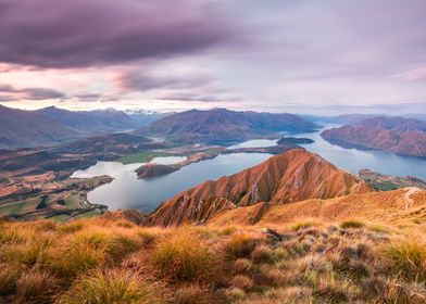 Sunset at Wanaka lake