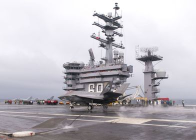 USS Dwight D Eisenhower 