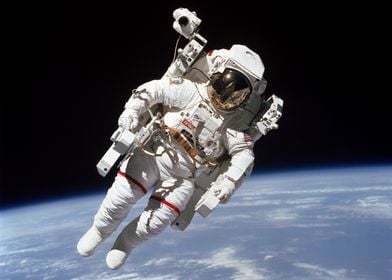 First Untethered Spacewalk