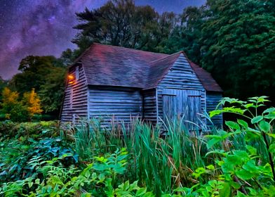 AN OLD BARN IN ENGLAND