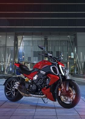 Ducati Diavel V4 Red