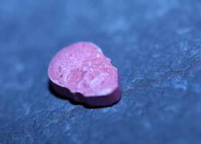 Skull ecstasy pills macro