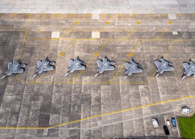 F22 lined up